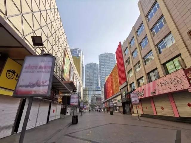 青岛街头，时尚与活力的交汇点尽享最新潮流风尚