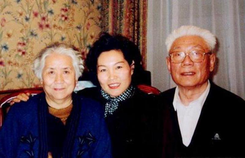 电影英雄儿女演员表大全